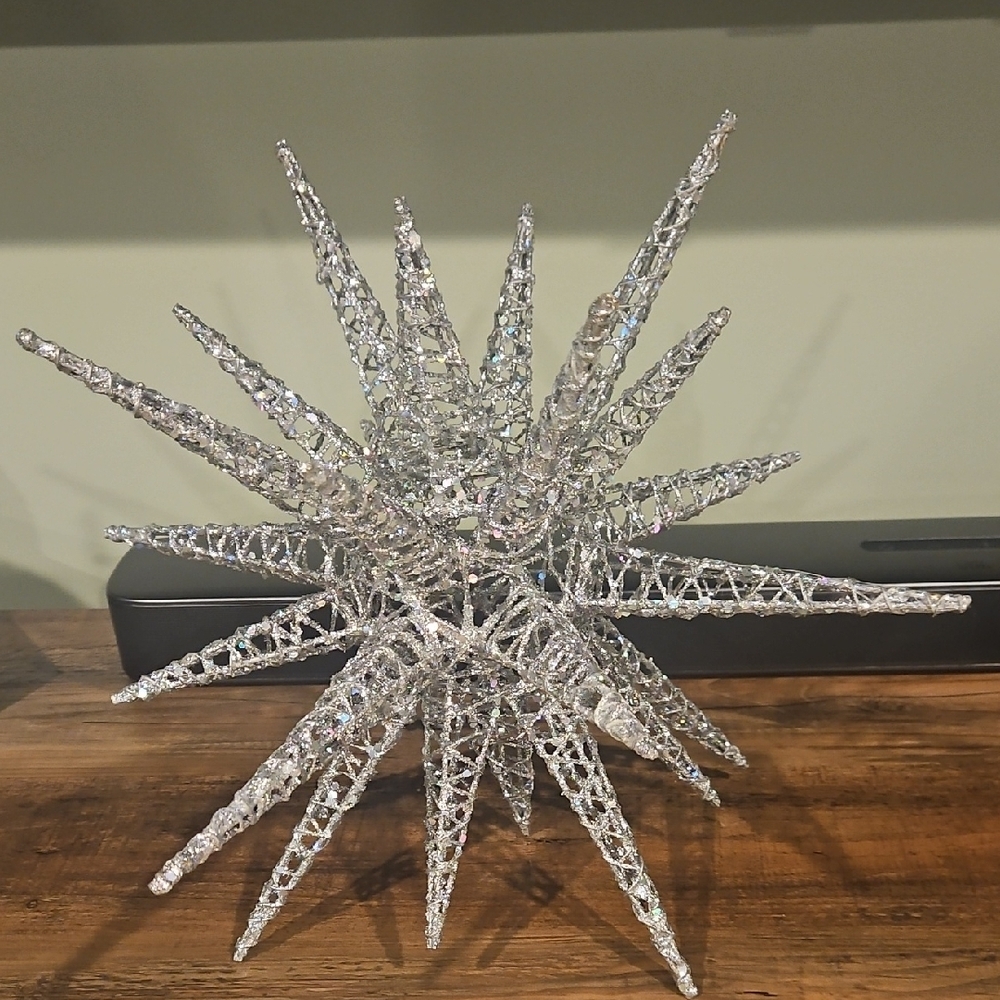 PIER 1 Oversized Large Mettalic Silver Sequin Sparkle Starburst Home Decor. - Picture 3 of 5